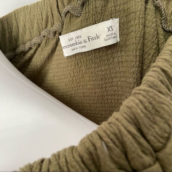 A&F Off Shoulder Top  - Picture 3 of 7